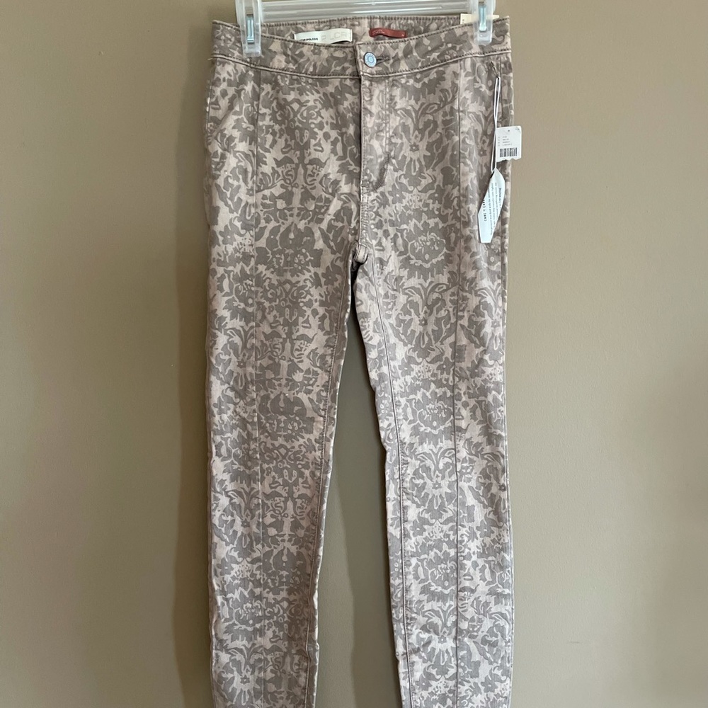 NWT Anthropologie Pilcro Toupe floral Patterned Jeans. Size 26